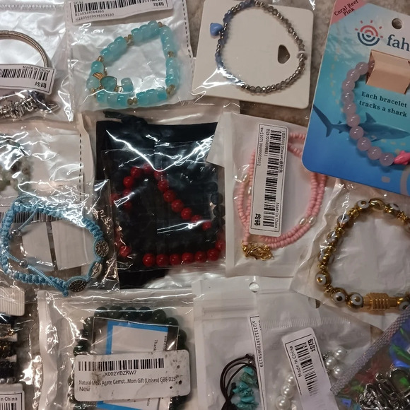 NWT 26 ASSORTED BRACELETS - Picture 3 of 5
